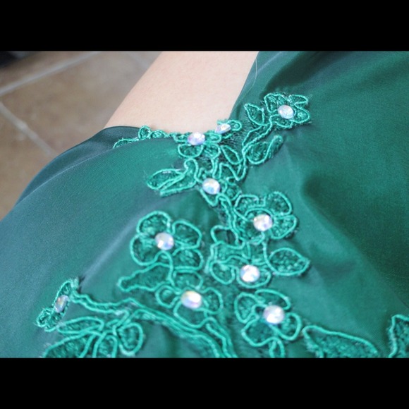 Emerald green evening gown ONLY WORN ONCE!!! - Picture 3 of 4