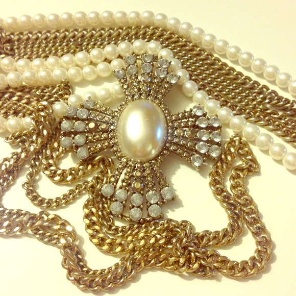 Pearl and gold chain with vintage looking pendant