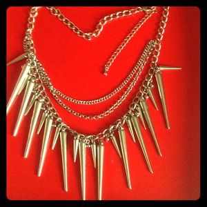 Silver tone necklace with Spikes