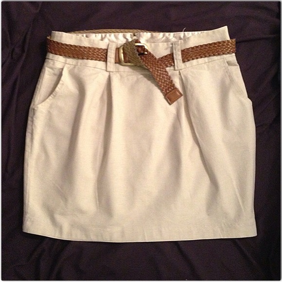 Charlotte Russe tan mini skirt - Picture 2 of 4