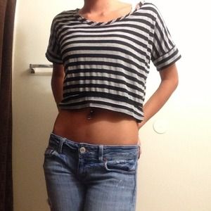 Body central crop top