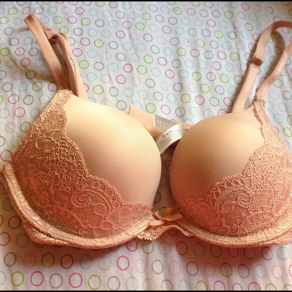 VS Dream Angels Plunge nude bra