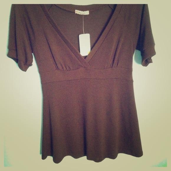 ✖️sold in bundle ✖️NWT Forever 21 top- brown