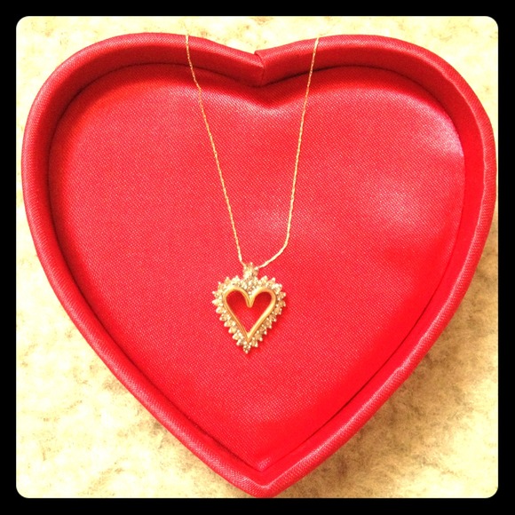SOLD!!! 10k Heart shaped necklace