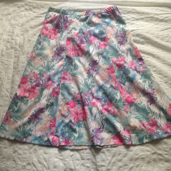 Awesome retro floral skirt
