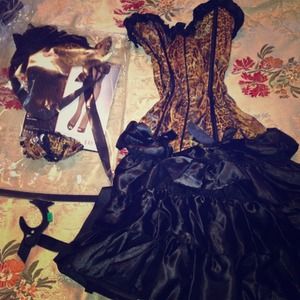 halloween costume with all accessories need it..