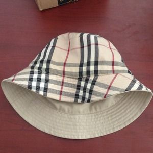 Burberry reversible hat