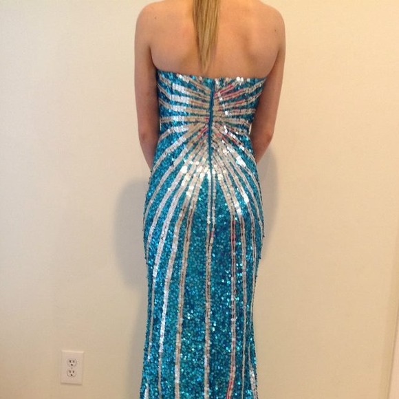 Sequined prom dress - Picture 3 of 4