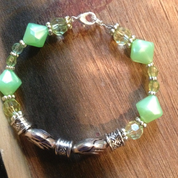 Wire bracelet - Picture 3 of 3