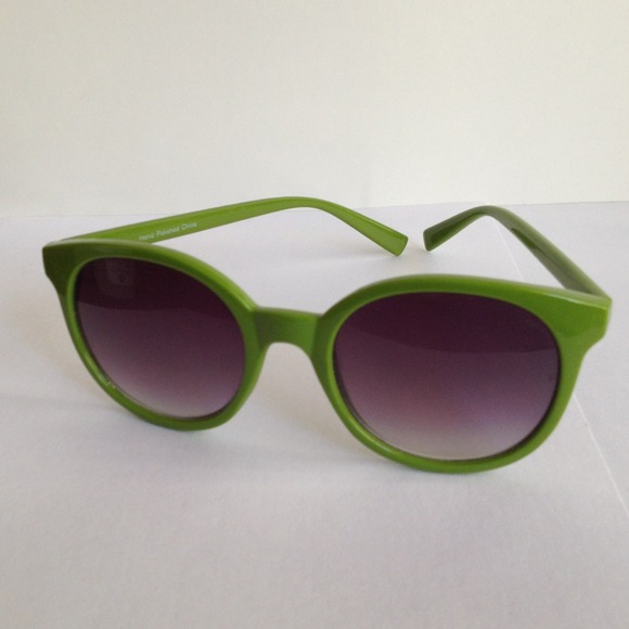 ❌SOLD❌Green Vintage Style Sunnglasses