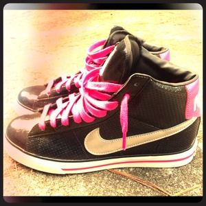 RESERVED! Nike Tennis Shoes