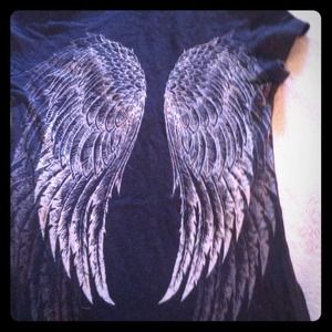 Black hooded wing shirt