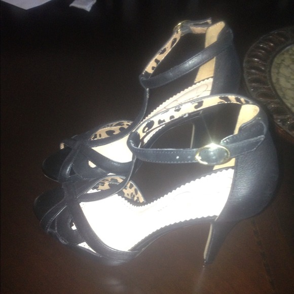 Jessica Simpson Jeraldine Heels 👠