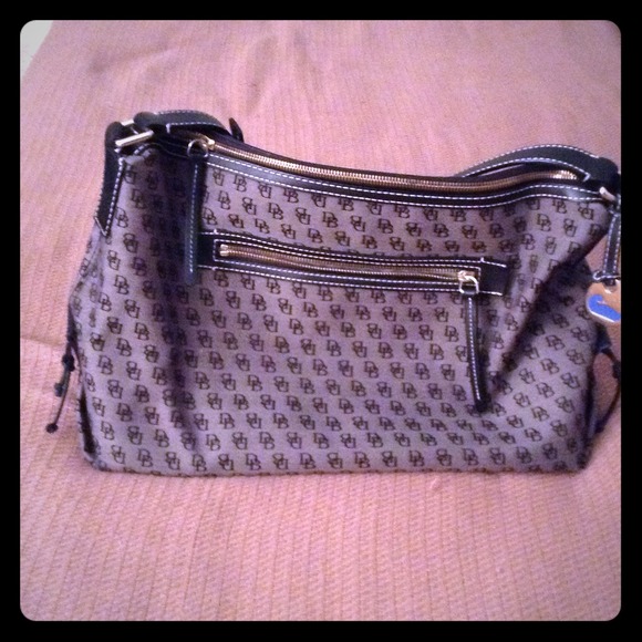 Dooney & Bourke Handbags - Authentic Dooney & Bourke MINT