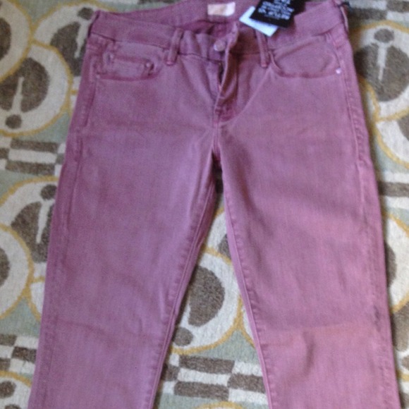 Beautiful dusty rose color Mother denim.