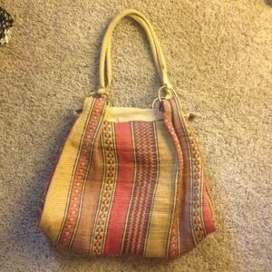 Woven shoulder bag