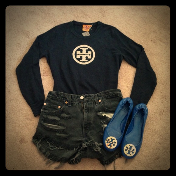 🎀 SOLD 🎀NWT Auth Tory Burch Logo Sweater - Picture 1 of 4