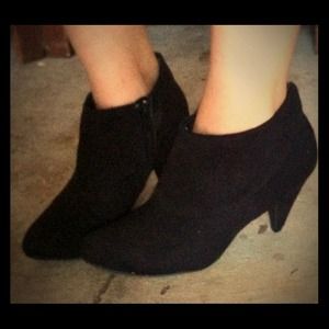 Black zip up dress boots