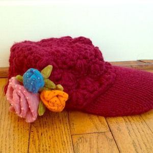 Benetton wool hat with flowers