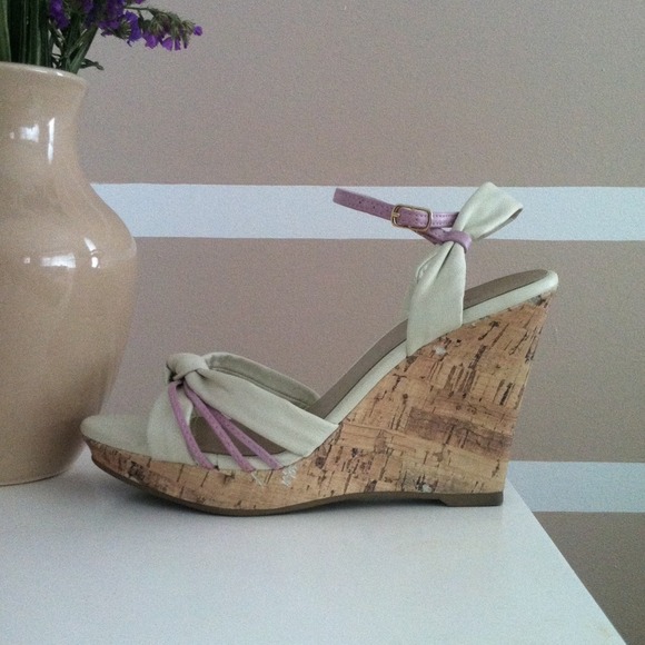Cute wedges π - Picture 3 of 3