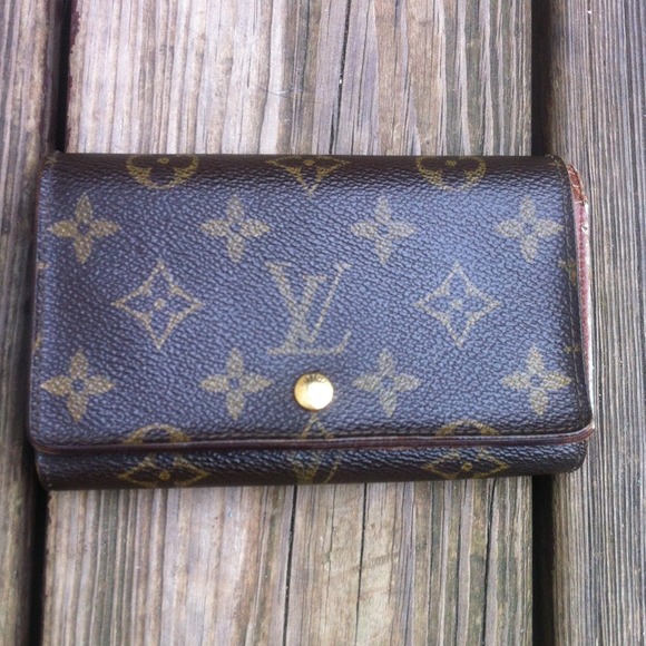 Louis Vuitton Clutches & Wallets - On Hold ✋ Authentic Louis Vuitton Wallet