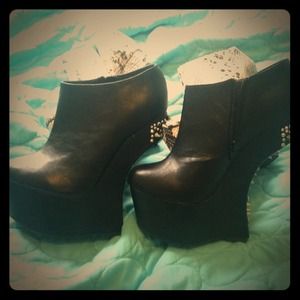 Platform heel less ankle boots