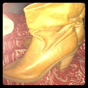 American Eagle boots