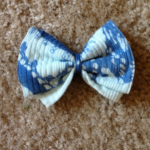 Tie die bow