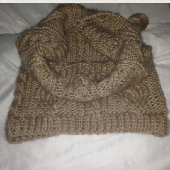 🚫SOLD BUNDLE 🚫Grey Vans, Grey TOMS, tan scarf - Picture 3 of 3