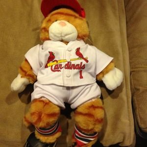 St. Louis Cardinals build a bear