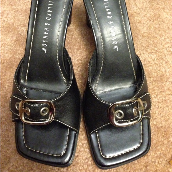 BLACK BUCKLE HEELS