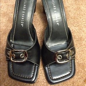 BLACK BUCKLE HEELS