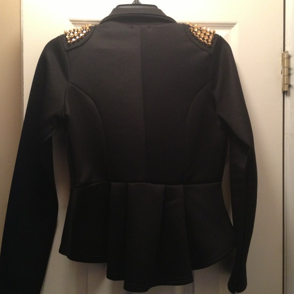 Blazer - Picture 2 of 2