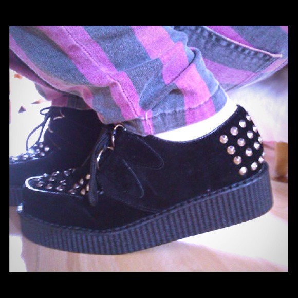 🚫Studded creepers reserved
