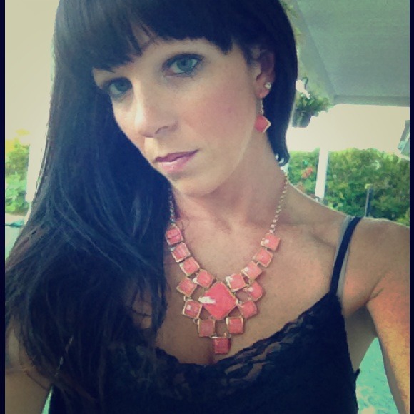 🚫SOLD IN BUNDLE🚫Square Jewel Pointy Necklace Set