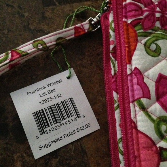 🔴Sold🔴👛Vera Bradley Pushlock Wristlet 👛 - Picture 4 of 4