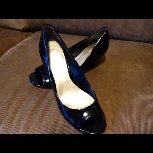Black patent Nine West wedges