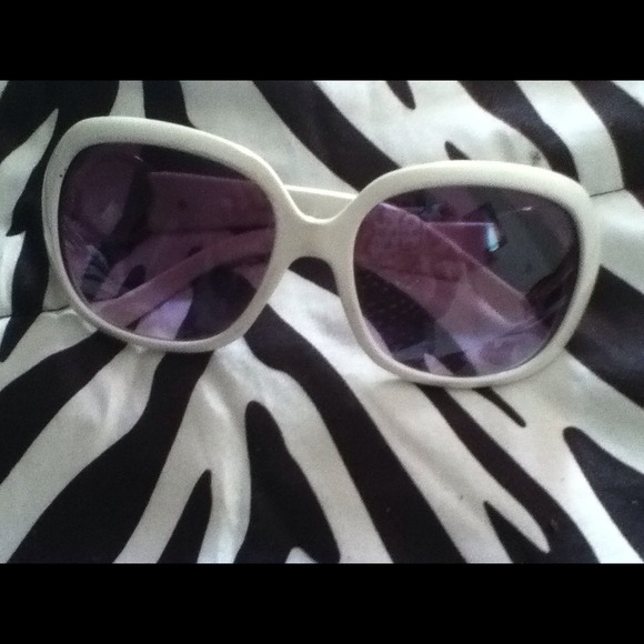 Sunglasses - Picture 1 of 1