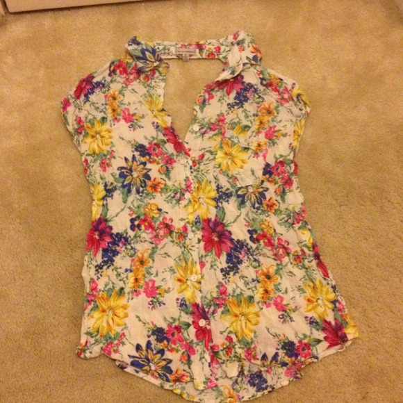 RESERVED Urban Outfitters button down,cut out back