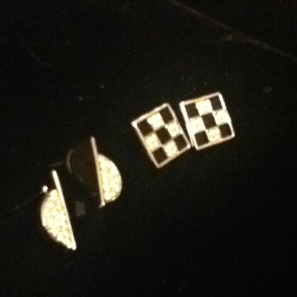 Dazzled studs - Picture 2 of 3