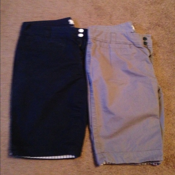 SOLD Lot of 2 Bermuda shorts size 16