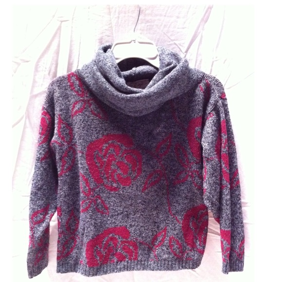 Gray Floral 3/4 Sleeve Sweater - Picture 1 of 3