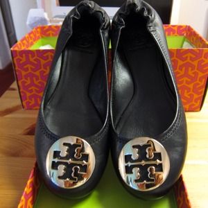 Authentic Tory Burch Reva Size 7 w/ Gold Emblem
