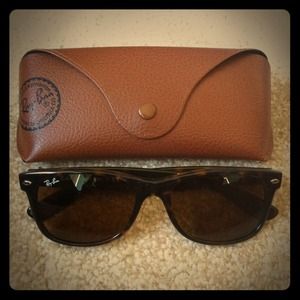 Ray Ban New Wayfarer Sunglasses