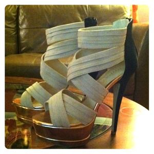Strappy platform!