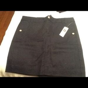 Navy gap skirt