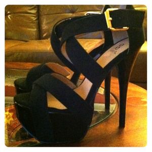 Strappy platform