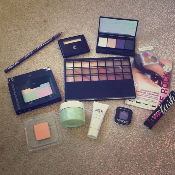 Makeup bundle