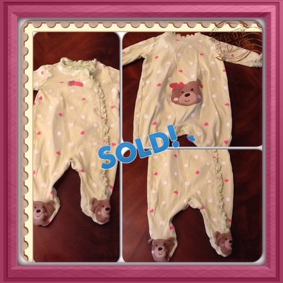 Carter's baby girl onsie in mint with pink hearts