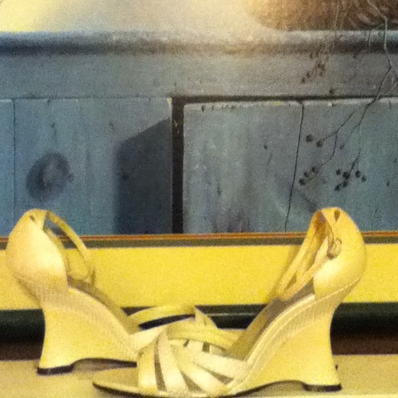 Wedge heels